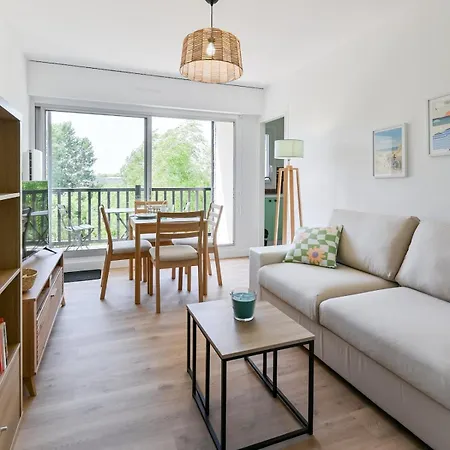Renovated One-bedroom In Apartamento Cabourg