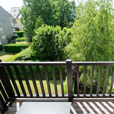 Renovated One-bedroom In Apartamento Cabourg