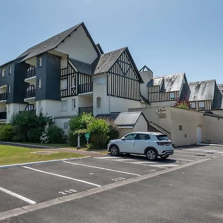 Renovated One-bedroom In Apartamento Cabourg